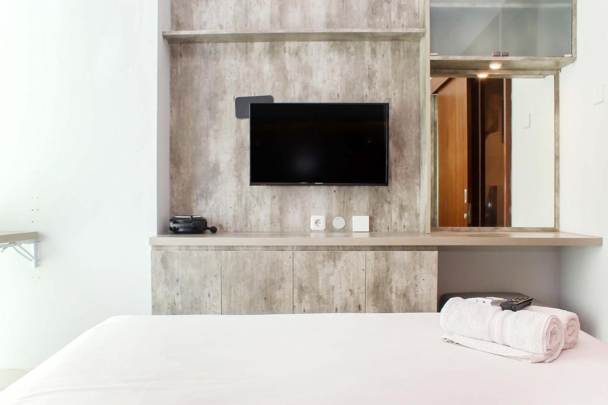 Cozy And At Grand Kamala Lagoon By Travelio Apartemen