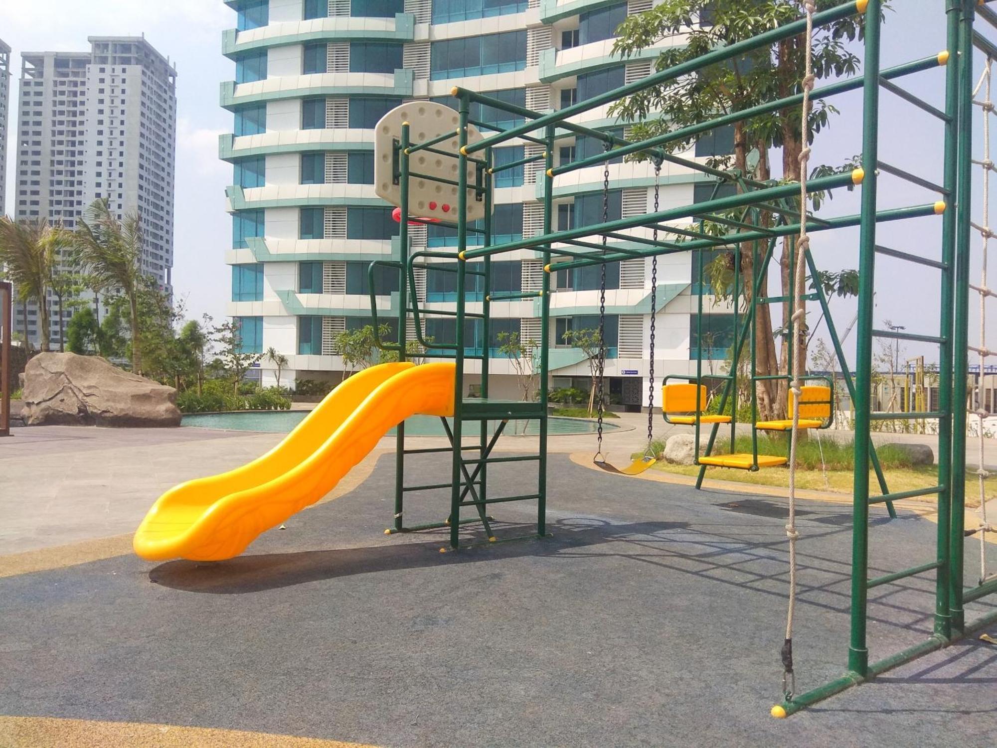Cozy And At Grand Kamala Lagoon By Travelio Apartemen Bekasi